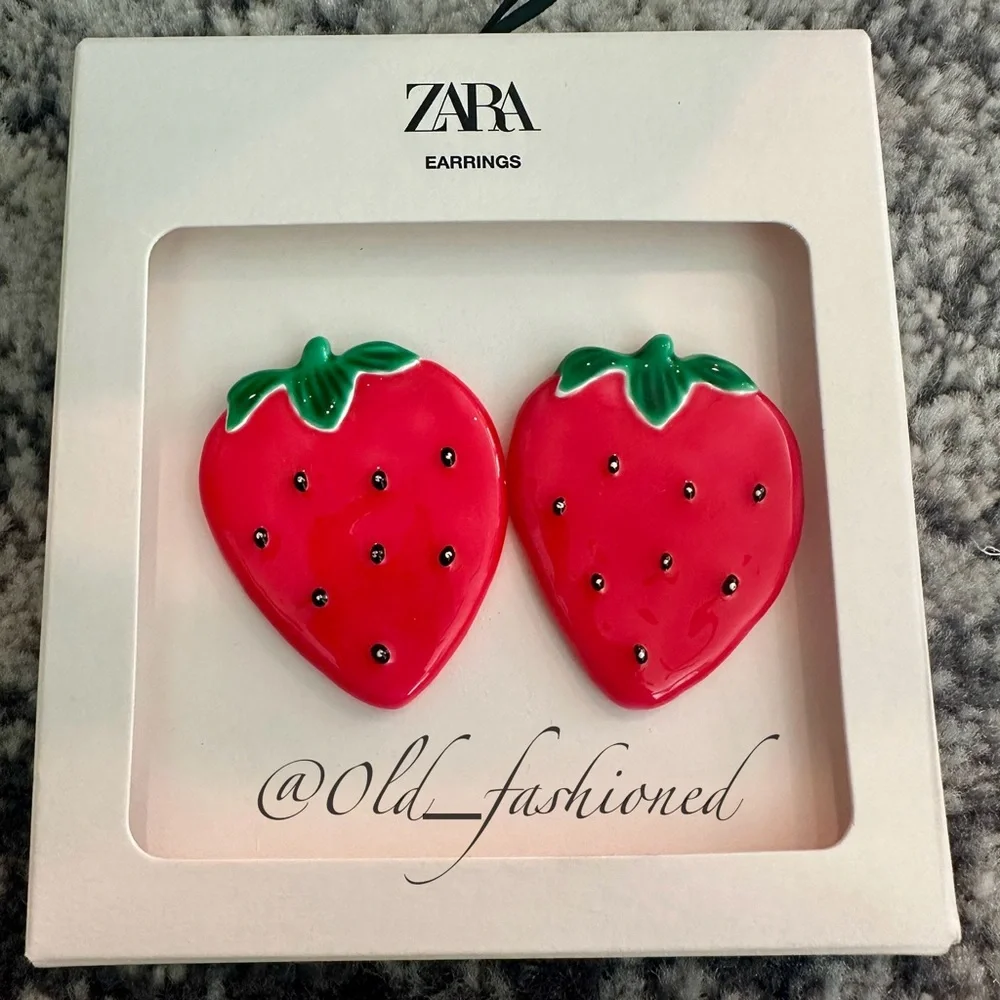 ZARA Strawberry Earrings - Picture 6 of 7